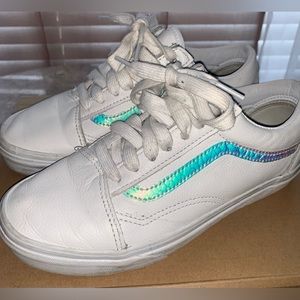Women’s 7 White Old Skool Vans